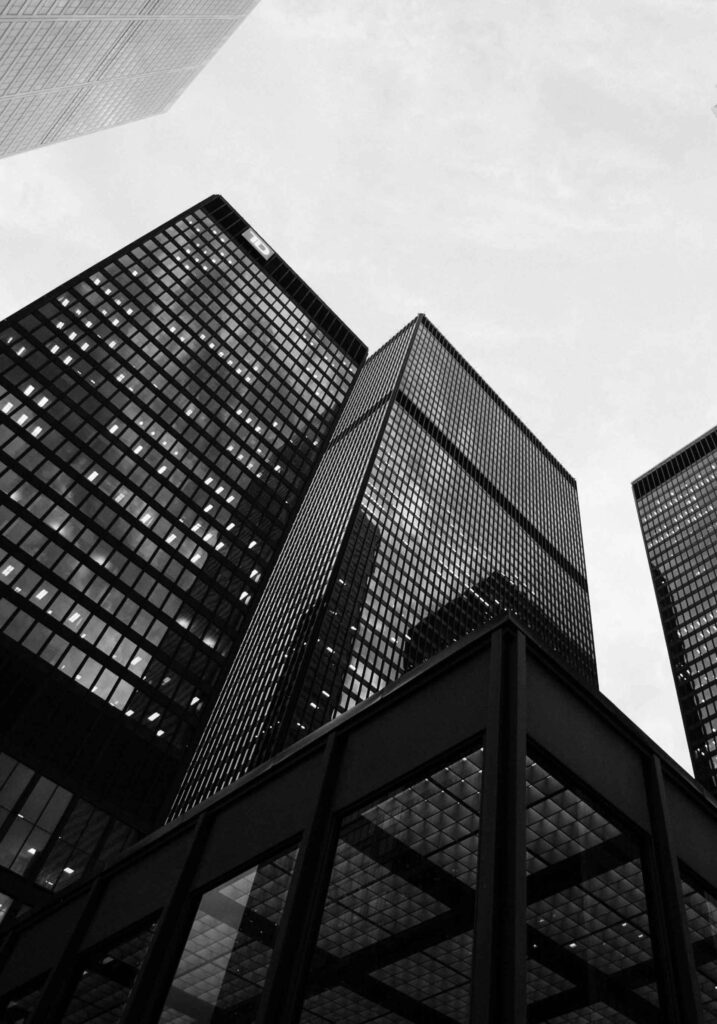 palazzi che indicano società industriali, commerciali e immobiliari per cui Dinamo Hub gestisce impianti elettrici e fotovoltaici